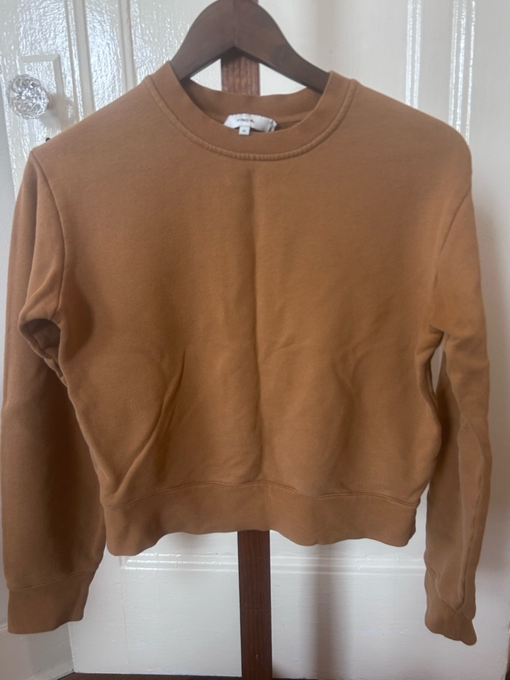 Vince Cropped Sweatshirt in Camel